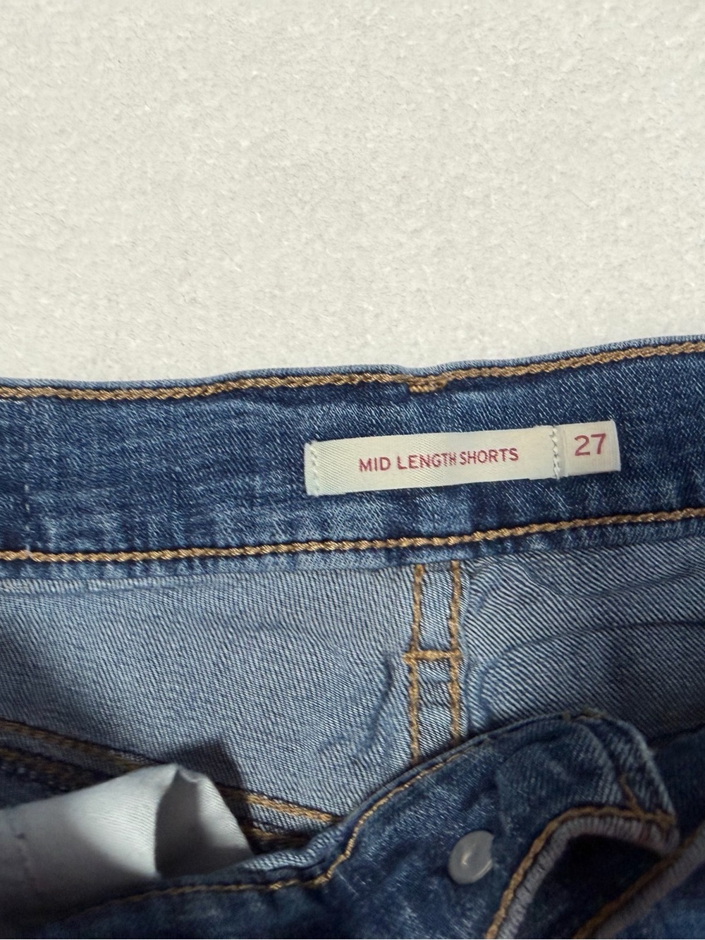 Levi's Blue Distressed Denim Mid Length Roll-Cuff Shorts Size 27 - Picture 2 of 4